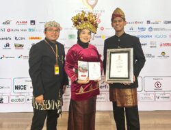 Buktikan Kualitas Layanan Telesales Terbaik, United Tractor Raih Penghargaan The Best Contact Center Indonesia 2024