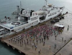 KN Tanjung Datu-301 Gelar Olahraga Bersama, Pemeriksaan Kesehatan, dan Bakti Sosial di Cilegon
