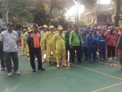 Wakil Camat Cempaka Putih Pimpin Apel Grebek Lumpur di RPTRA Matahari