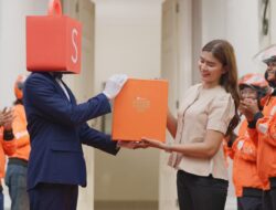 Seru! Shopee Super Awards 2025 Bawa “Panggung Penghargaan” Langsung di depan Rumah dan Kantor Para Pemenang