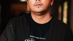 Eksplorasi Sal Priadi, Pencipta Lagu-Lagu Hit RomantisKini Bikin OST Film yang Relate Jadi Anthem Pekerja Lembur
