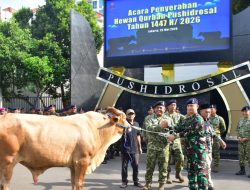 Wadanpushidrosal Serahkan Hewan QurbanKepada Panitia Qurban Idul Adha 1447 H/2026 M Pushidrosal